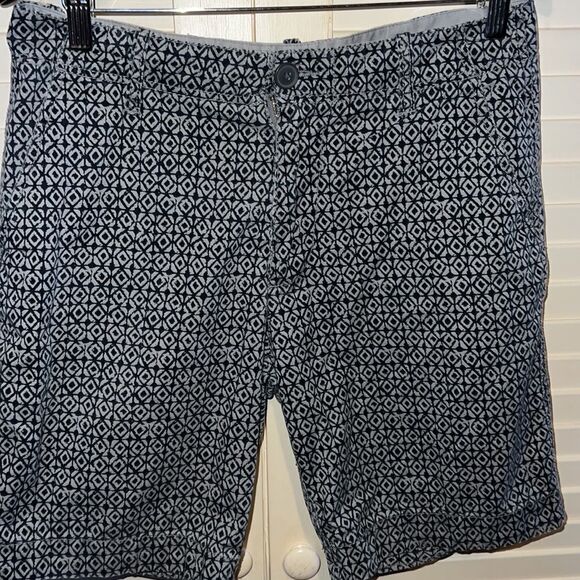 AéRopostale, Diamond Geo print casual shorts size 30 - Picture 2 of 4